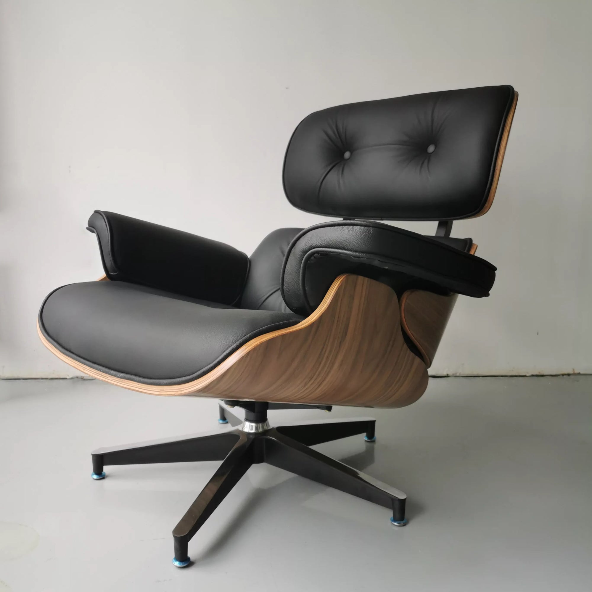 Replik-Lounge-Stuhl | Italienisches Leder & Walnussfurnier